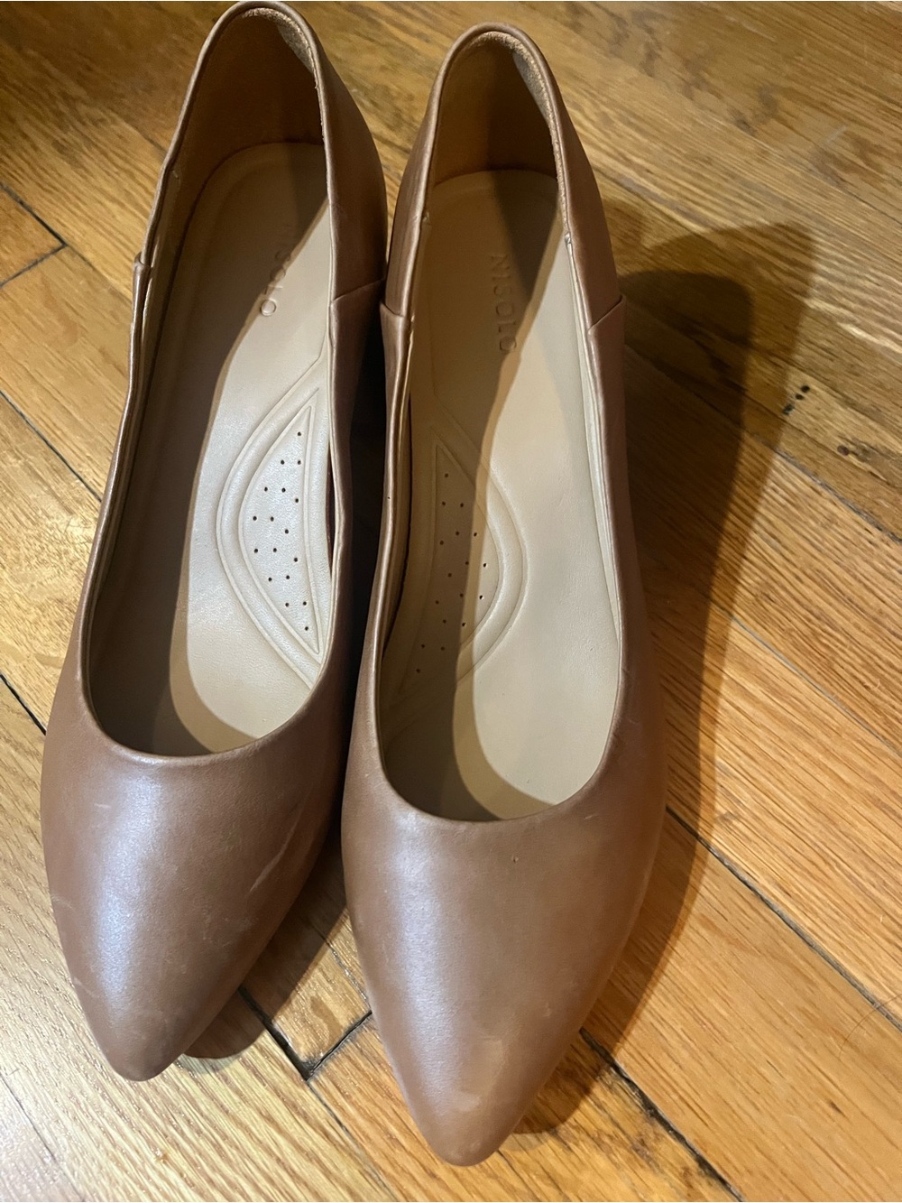 Nisolo Fiorela Go To Mid Heel - Caramel color block heel pump